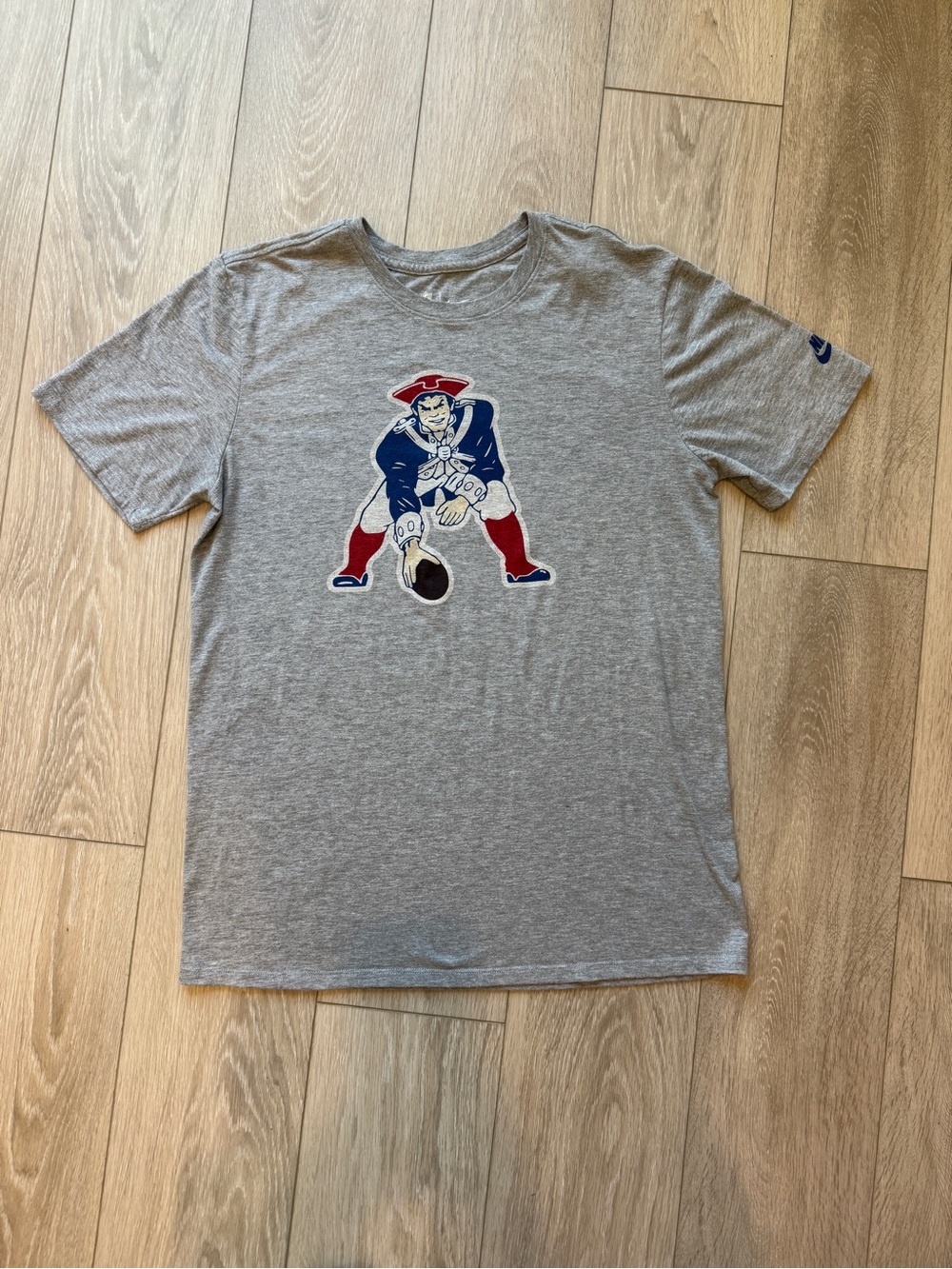 Nike Men's Size Large New England Patriots Retro Pat Patriot Heather Gray Tee